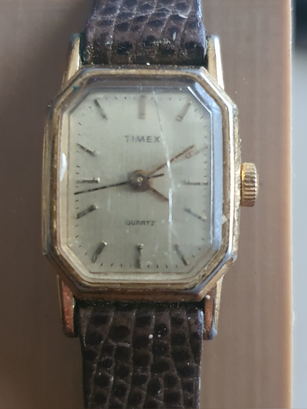🦋10/$20🦋 Vtg Timex Goldtone Leather Women's Watch